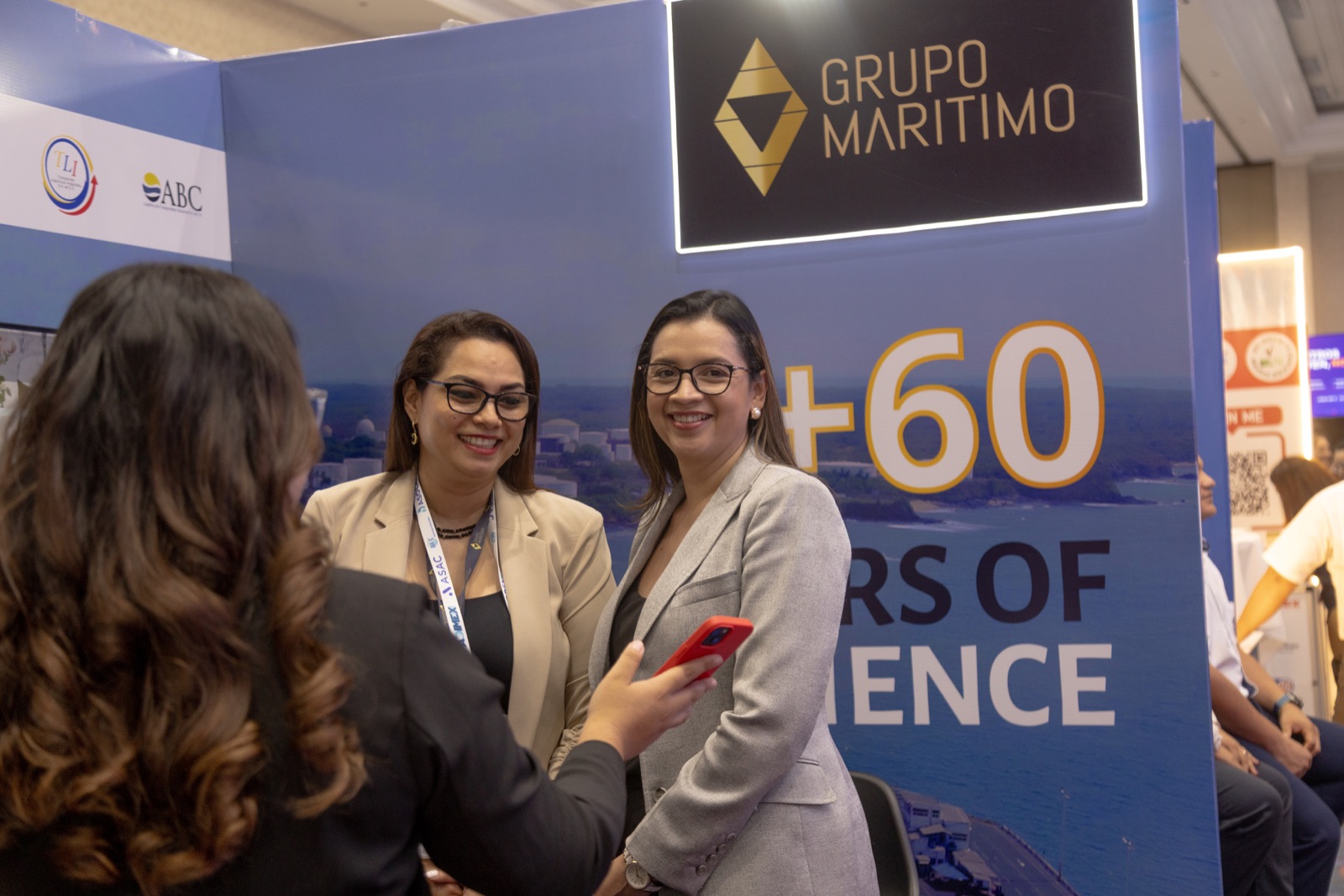 Piso de exhibición · Foto 6